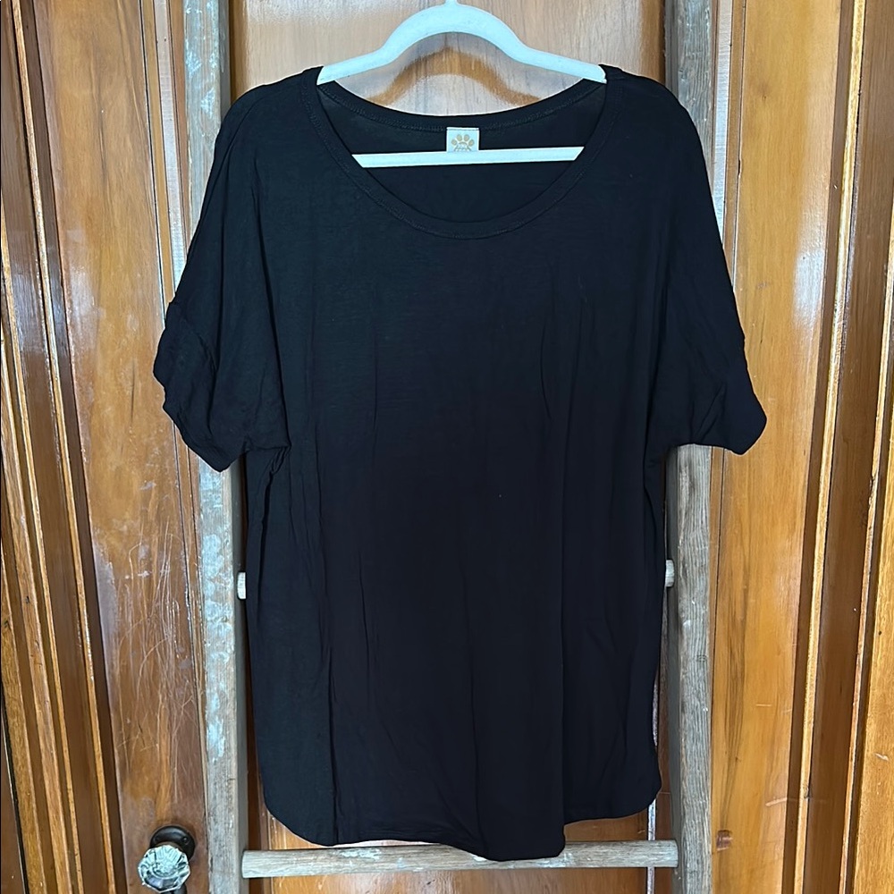 NWOT Black Short Sleeve Women's Tunic Tee